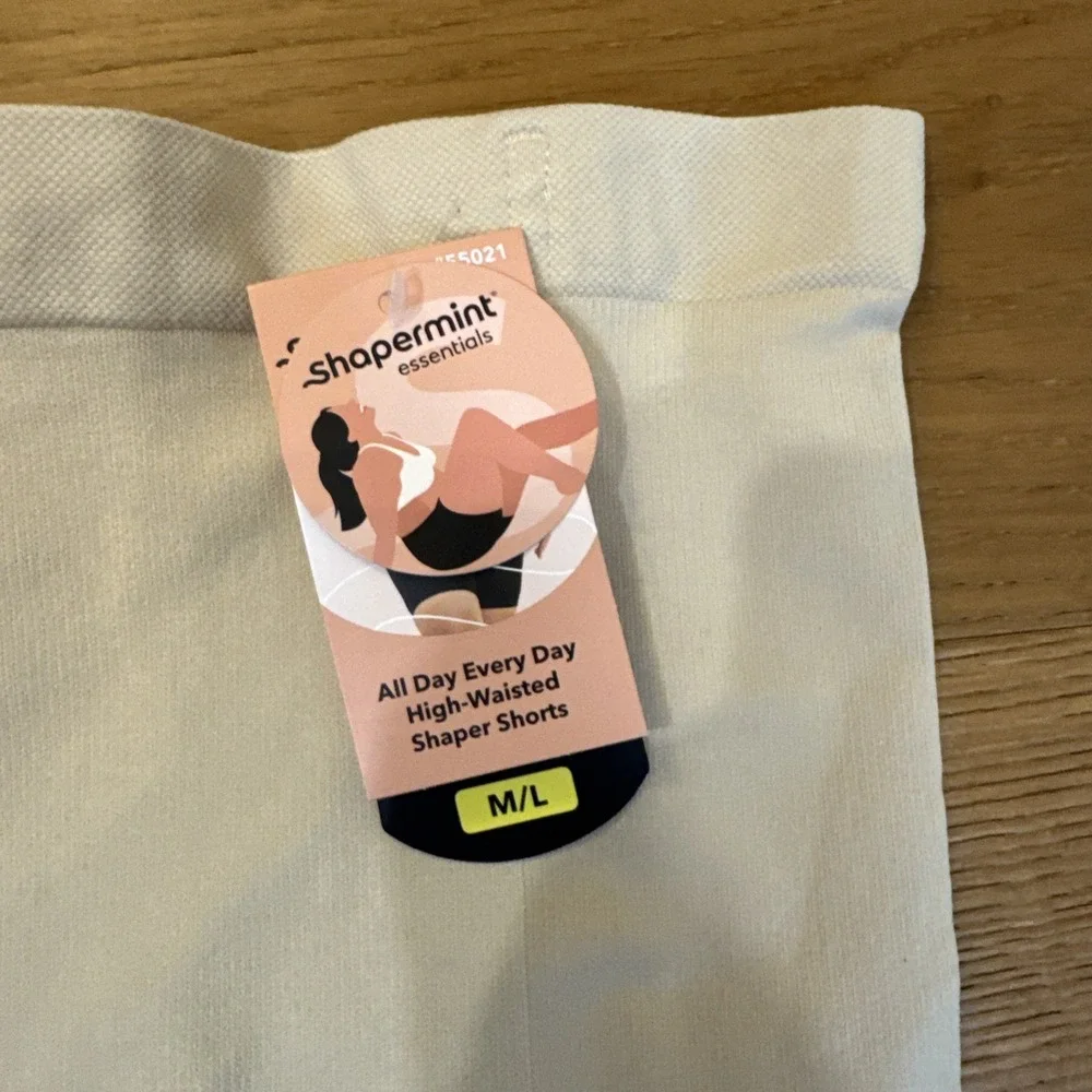 Shapermint Essentials All Day Every Day High-Waisted Shaper Shorts NWT M/L